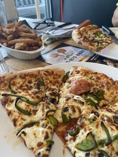 Photo of Pizza Delta - 4733 Rte de Fossambault, Sainte-Catherine-de-la-Jacques-Cartier, QC G3N 1T3
